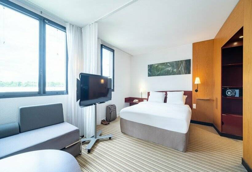 B&B Hotel Calais Terminal Cité de l'Europe 4 étoiles