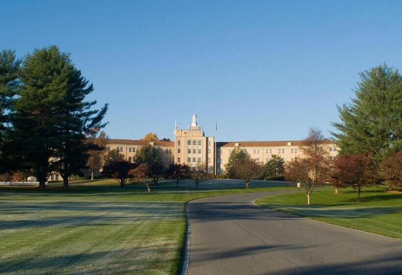 Bolger Hotel And Conference Center