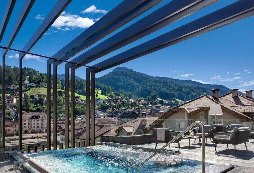 Gardena Grödnerhof   Hotel & Spa