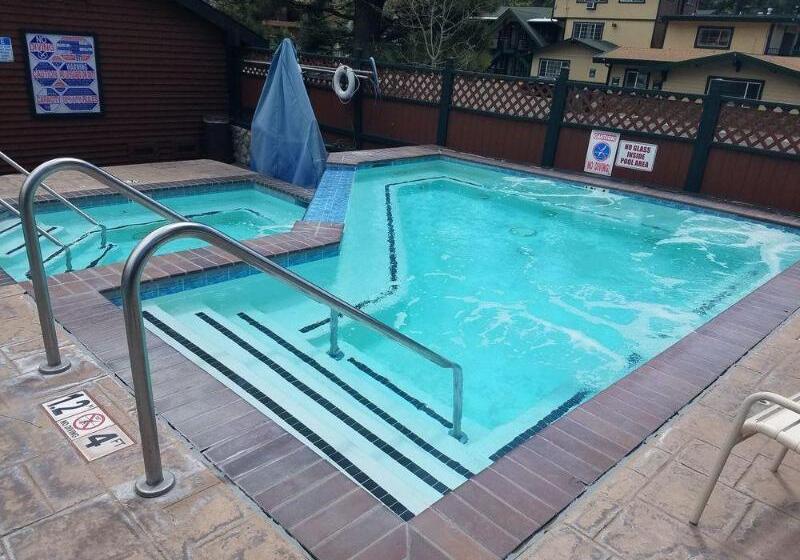 Отель 3 Peaks Resort & Beach Club