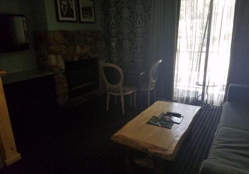 Отель 3 Peaks Resort & Beach Club