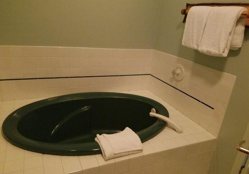 Отель 3 Peaks Resort & Beach Club