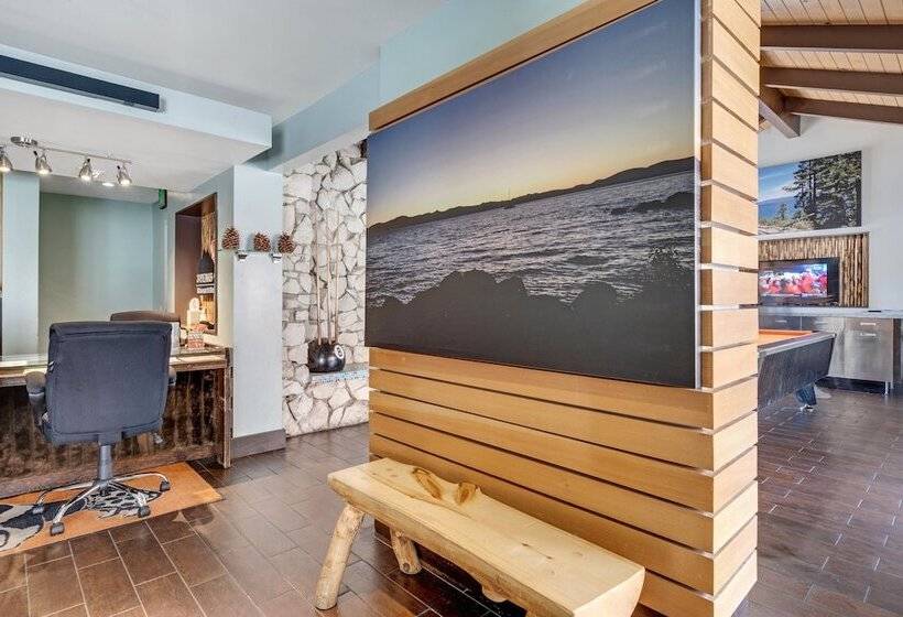 Отель 3 Peaks Resort & Beach Club