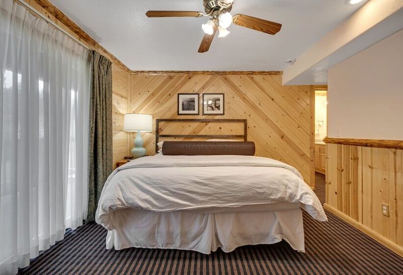 Отель 3 Peaks Resort & Beach Club