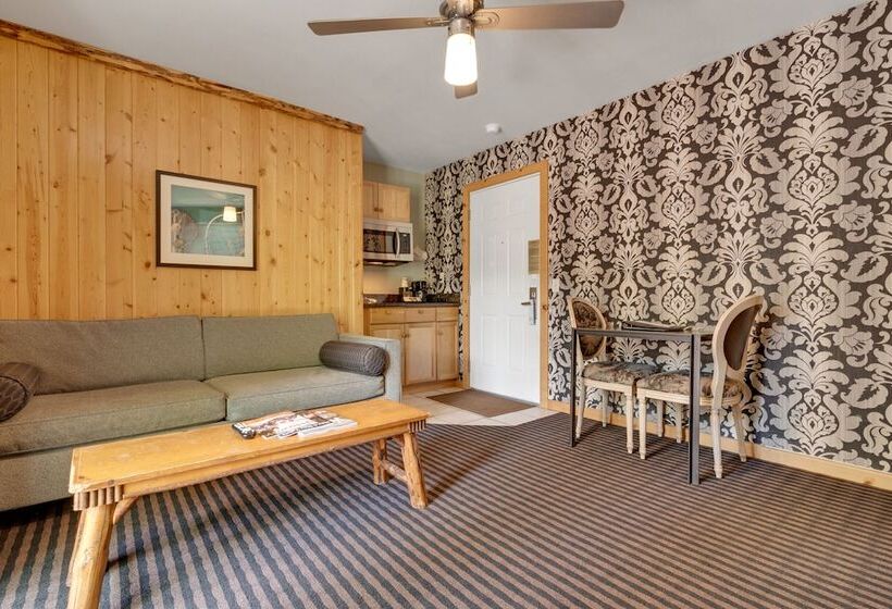 Отель 3 Peaks Resort & Beach Club