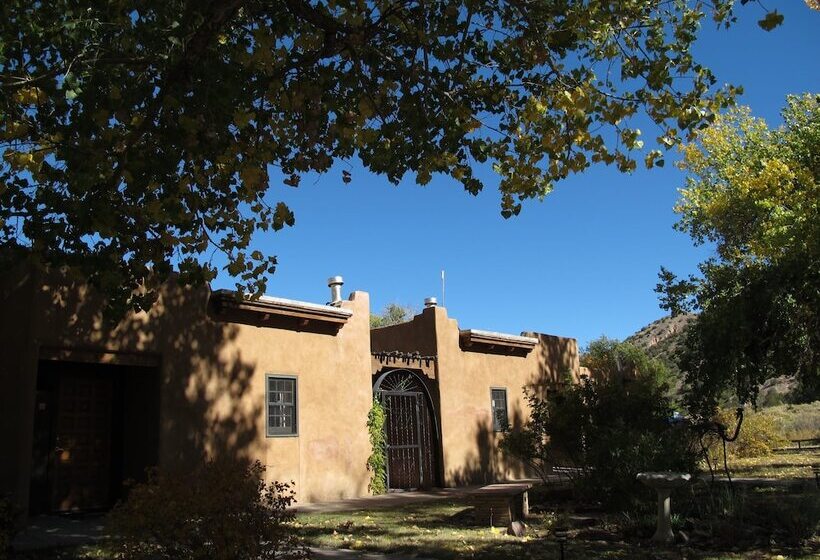 فندق Abiquiu Inn