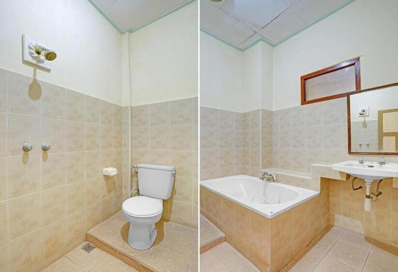 בית מלון כפרי Collection O 90805 Aditya Beach Resort And Spa