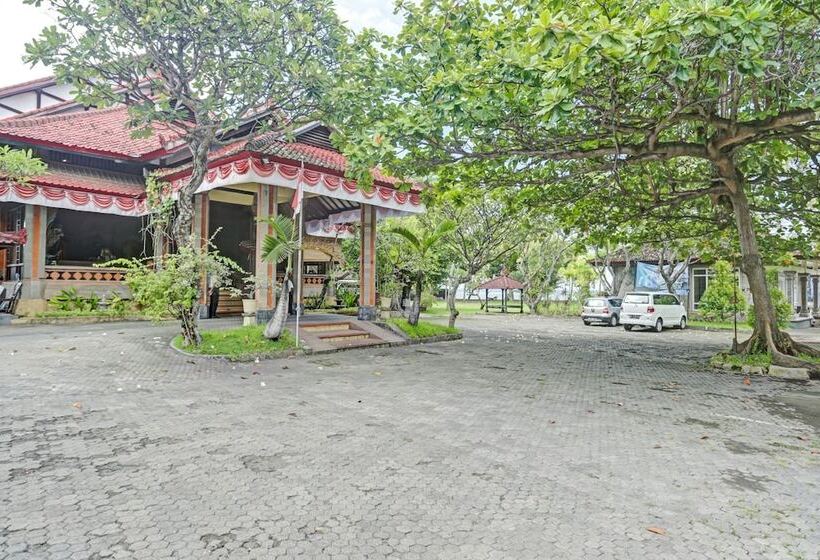 בית מלון כפרי Collection O 90805 Aditya Beach Resort And Spa