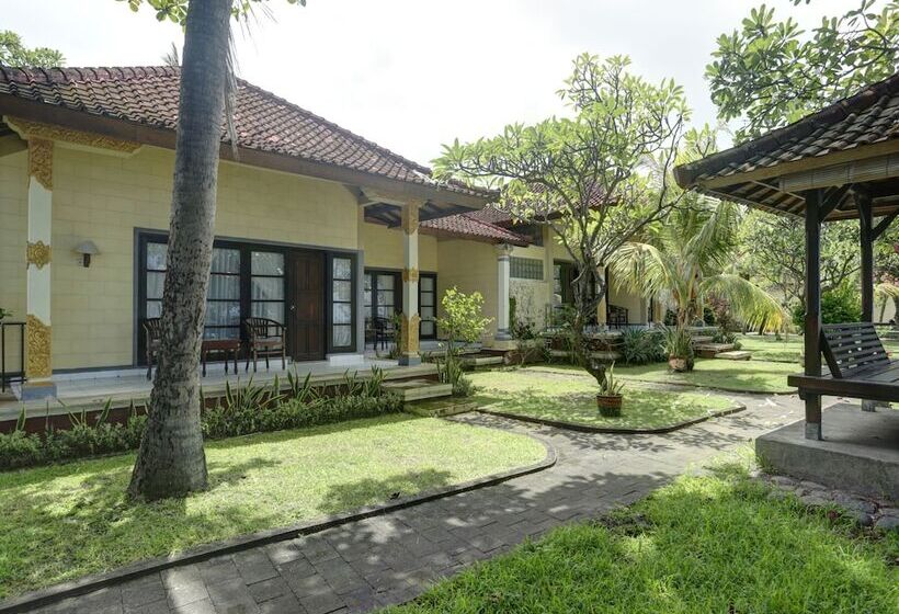 בית מלון כפרי Collection O 90805 Aditya Beach Resort And Spa