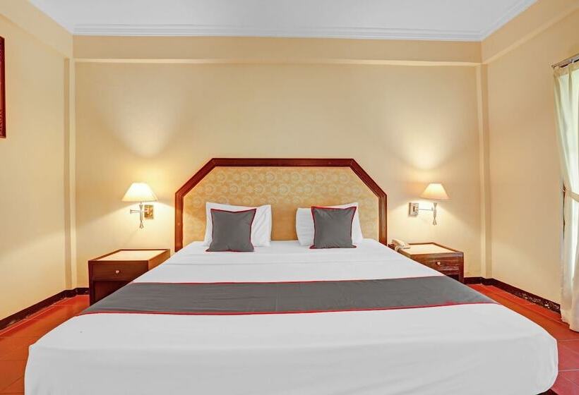 בית מלון כפרי Collection O 90805 Aditya Beach Resort And Spa