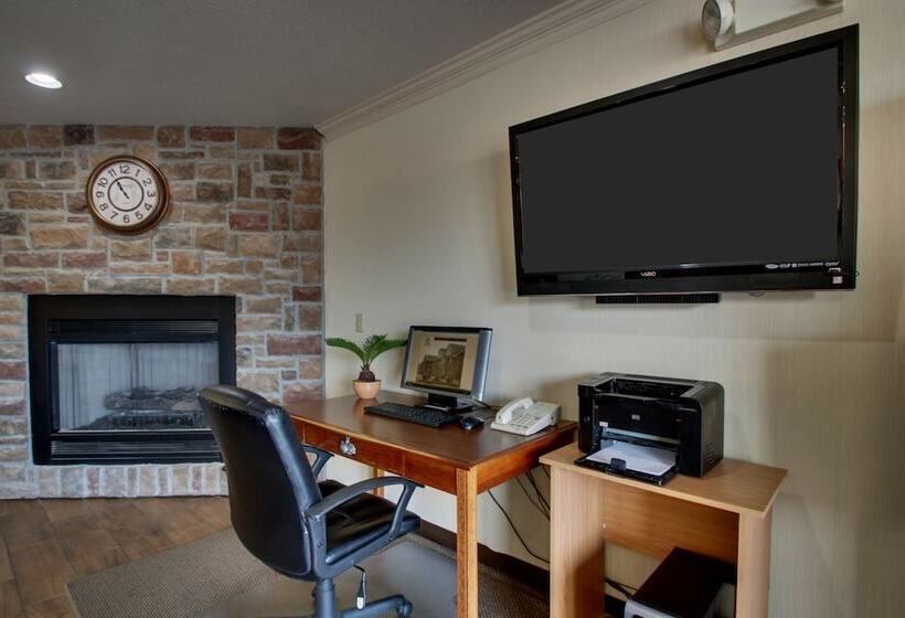 فندق All Towne Suites