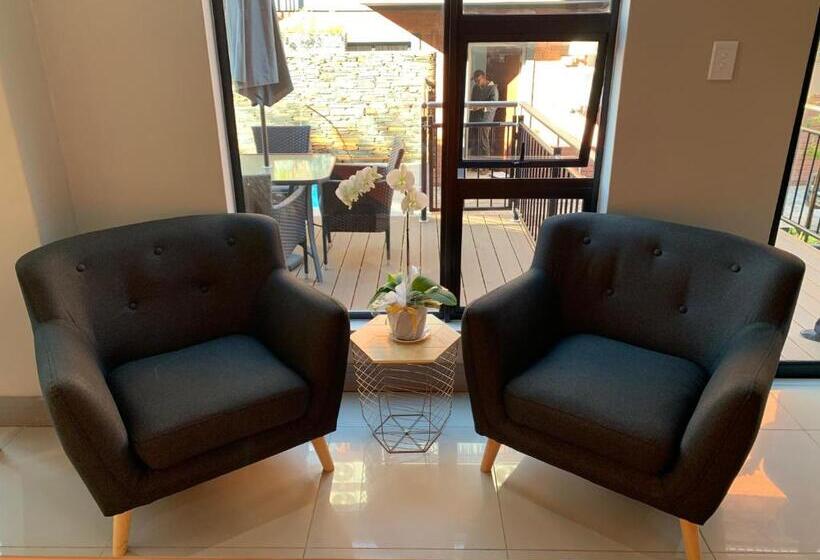 בית מלון כפרי At Hatfield Apartments