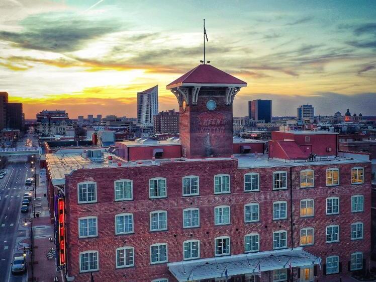 Отель At Old Town