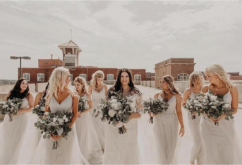 Отель At Old Town