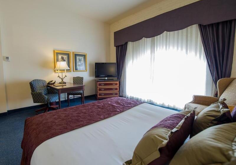 Отель At Old Town