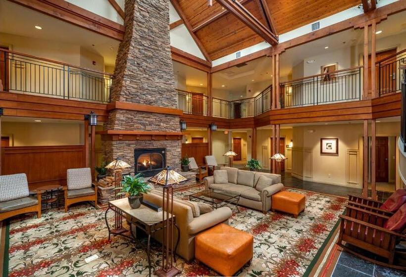 فندق Avila Village Inn