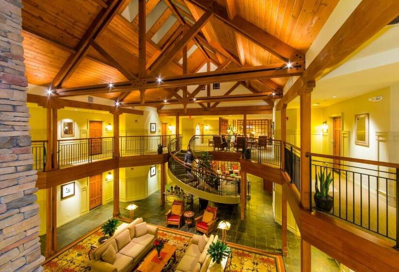 فندق Avila Village Inn