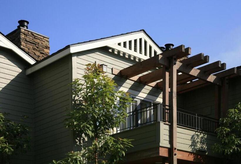 فندق Avila Village Inn