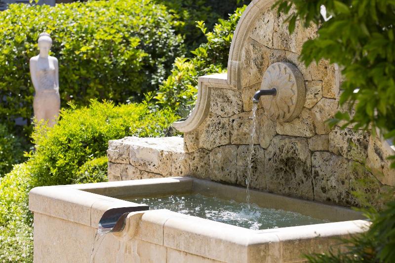 בית מלון כפרי Bastide Saint Antoine  Relais & Chateaux