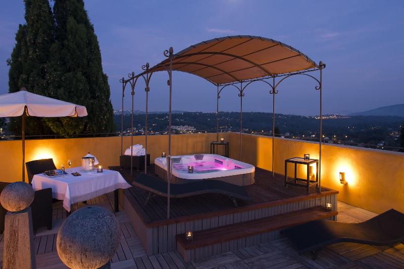 בית מלון כפרי Bastide Saint Antoine  Relais & Chateaux