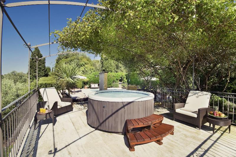 בית מלון כפרי Bastide Saint Antoine  Relais & Chateaux