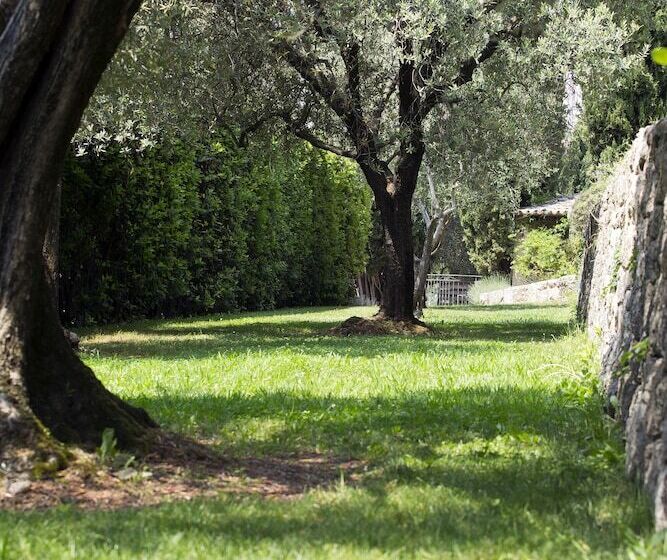 בית מלון כפרי Bastide Saint Antoine  Relais & Chateaux