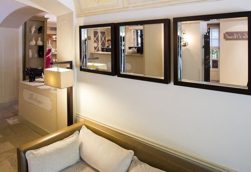 בית מלון כפרי Bastide Saint Antoine  Relais & Chateaux