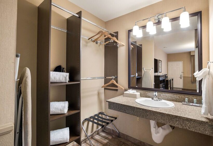 Best Western Corona Hotel & Suites