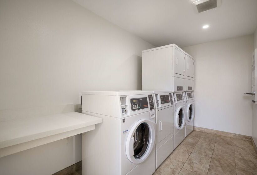 Best Western Corona Hotel & Suites