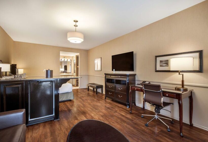 Best Western Corona Hotel & Suites