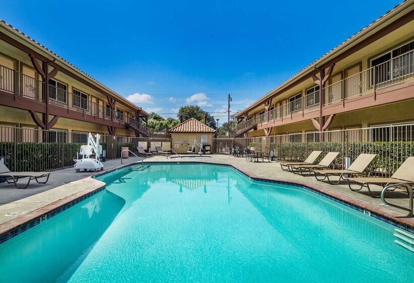 Best Western Corona Hotel & Suites