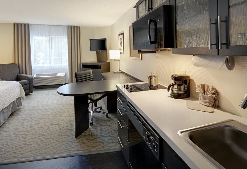 Отель Candlewood Suites Rogers Bentonville, An Ihg