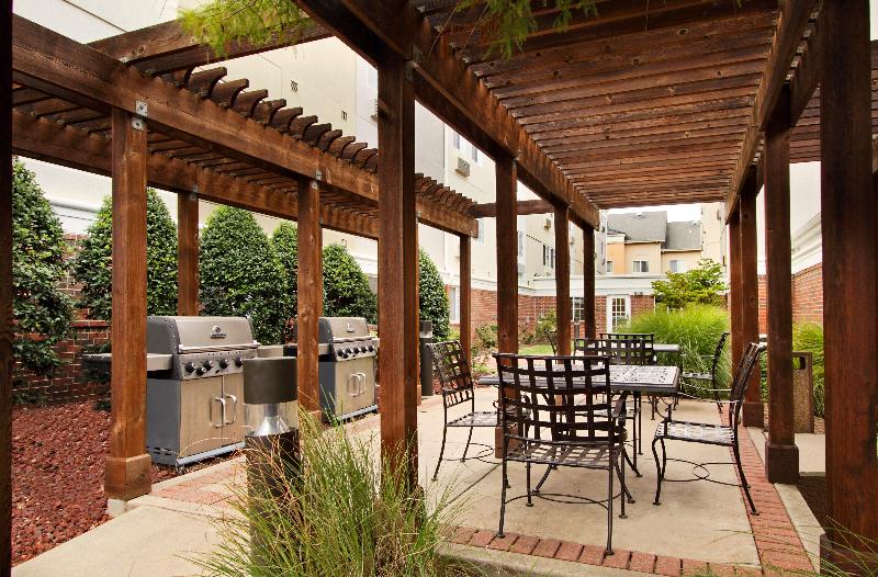 Отель Candlewood Suites Rogers Bentonville, An Ihg