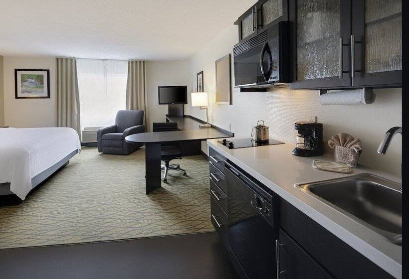 Отель Candlewood Suites Rogers Bentonville, An Ihg