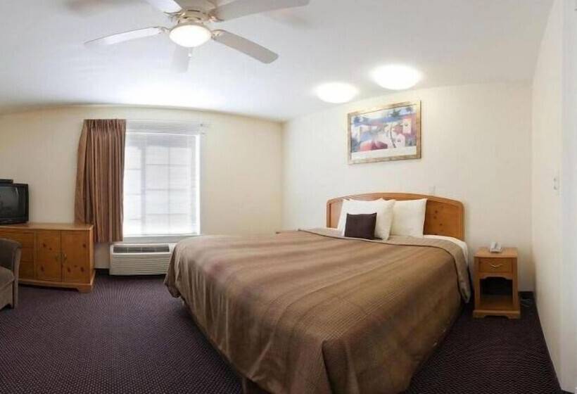 Отель Candlewood Suites Saint Joseph   Benton Harbor, An Ihg