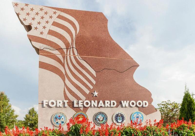 فندق Candlewood Suites St. Robert, An Ihg