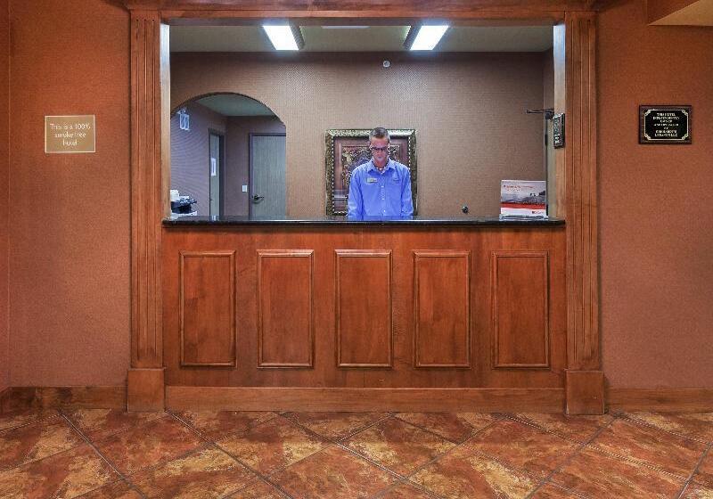 فندق Candlewood Suites St. Robert, An Ihg