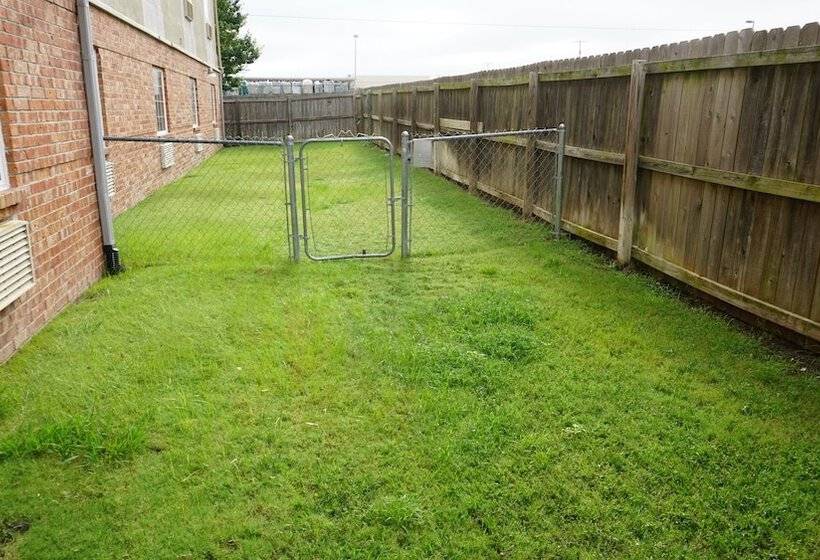 فندق Affordable Suites Of America Tulsa