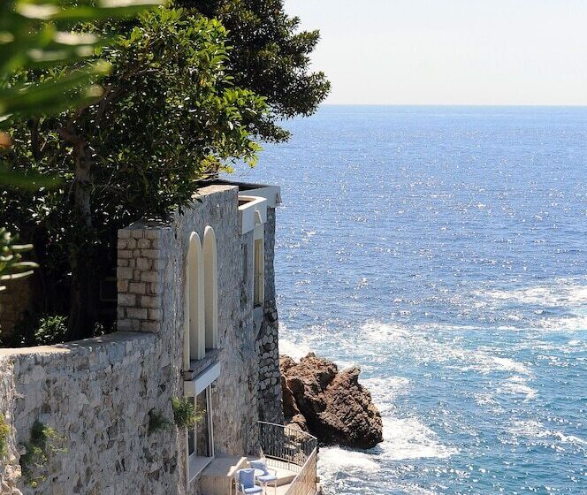 בית מלון כפרי Cap Estel