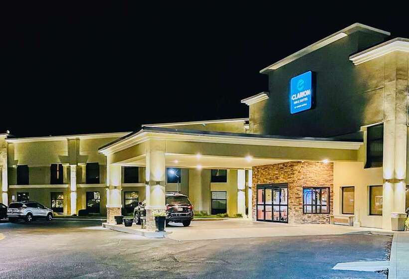 ホテル Clarion Inn & Suites