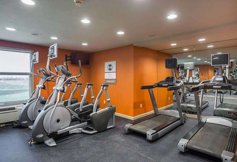 ホテル Clarion Inn & Suites