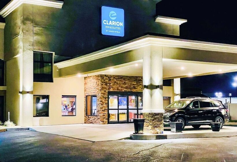 ホテル Clarion Inn & Suites