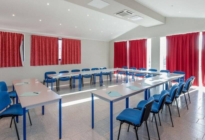 Отель Club Marina Viva