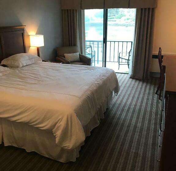 ホテル Cohasset Harbor Resort