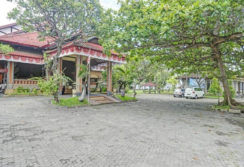 בית מלון כפרי Collection O 90805 Aditya Beach Resort And Spa