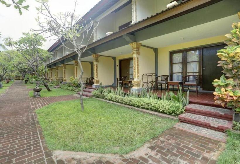 בית מלון כפרי Collection O 90805 Aditya Beach Resort And Spa