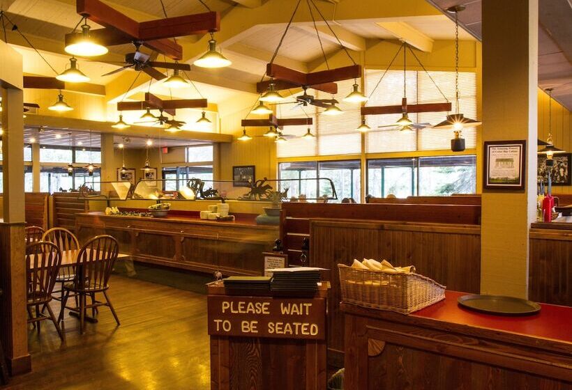 فندق Colter Bay Village