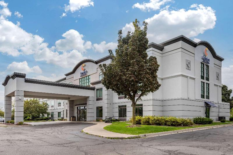 هتل Comfort Inn & Suites Grand Blanc Flint