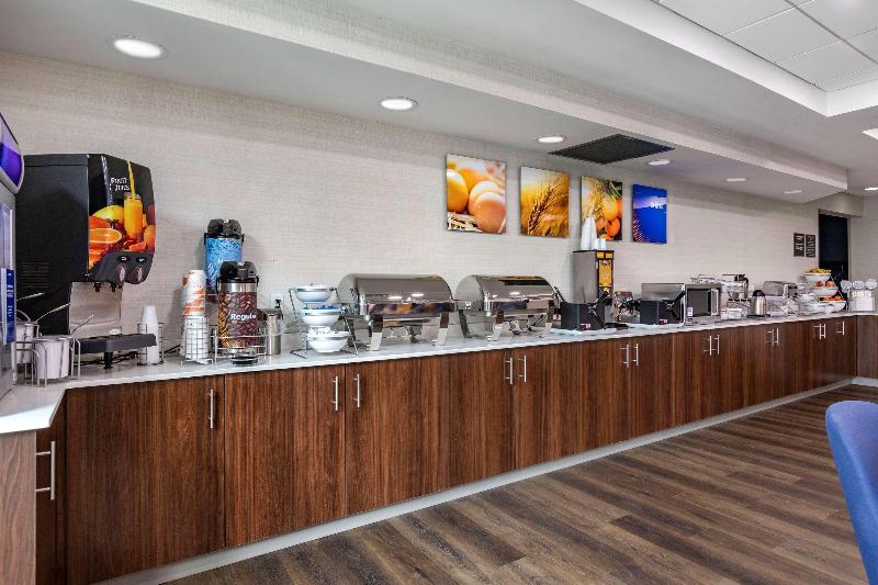 هتل Comfort Inn & Suites Grand Blanc Flint