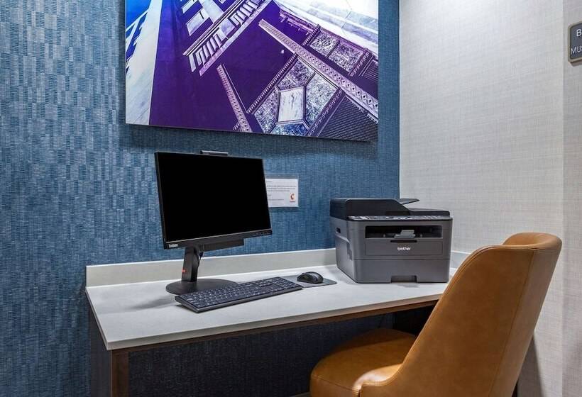 هتل Comfort Inn & Suites Grand Blanc Flint